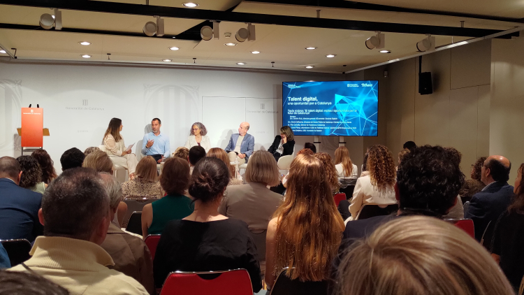 Image of the presentation of the DonaTIC Barometer