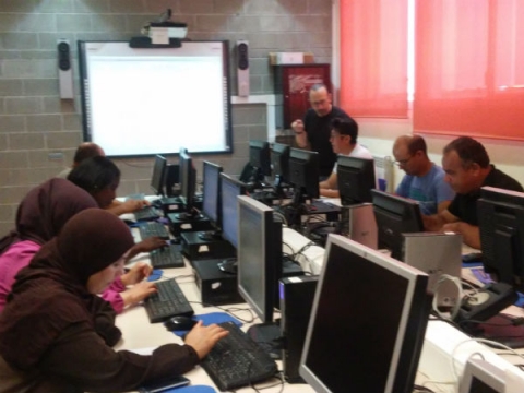 Participant del curs en plena sessió formativa