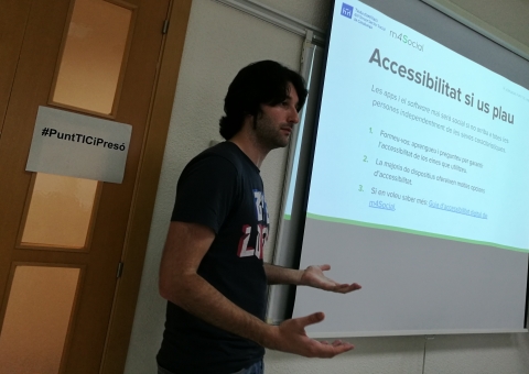 Jordi Serratosa, coordinador d'm4social ha fet un taller sobre apps socials a la IX Jornada Punt TIC i Presó