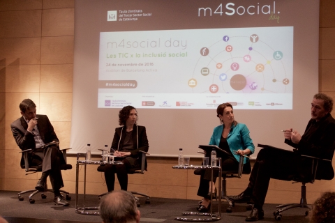 Fotografía de la taula: Indústria i necessitats socials: més lluny o més a prop?