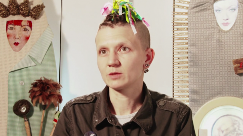 Frame of "I tu com ho veus?"