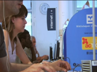 Imatges d'usuaris de l'Espai Multimèdia de les Biblioteques de Barcelona