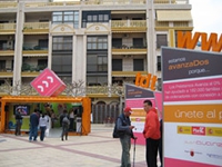 Paradeta i cartells del Movimieto Avanza