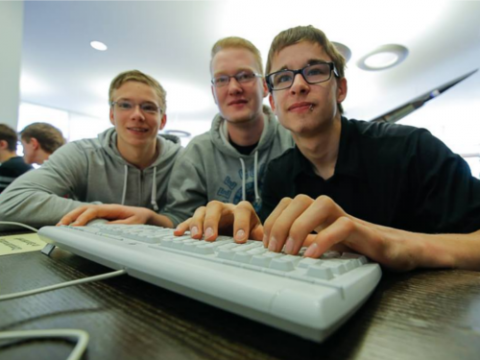 Testejant YouRock a Berlin. Imatge de la pàgina de Facebook YouRock.Jobs