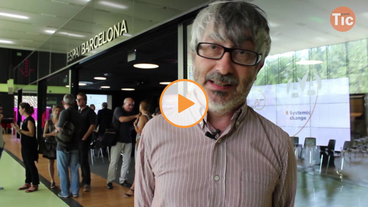 Embedded thumbnail for What is digital social innovation? The experts answer (1/2)