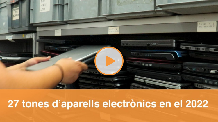 Embedded thumbnail for The Associació Social Andròmines promotes the reuse of mobile phones, tablets and computers