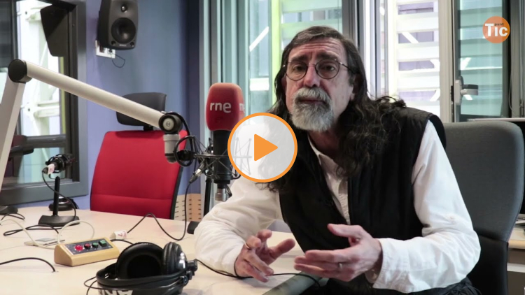 Embedded thumbnail for The program Alta Ràdio receives an award for ICT communication and dissemination